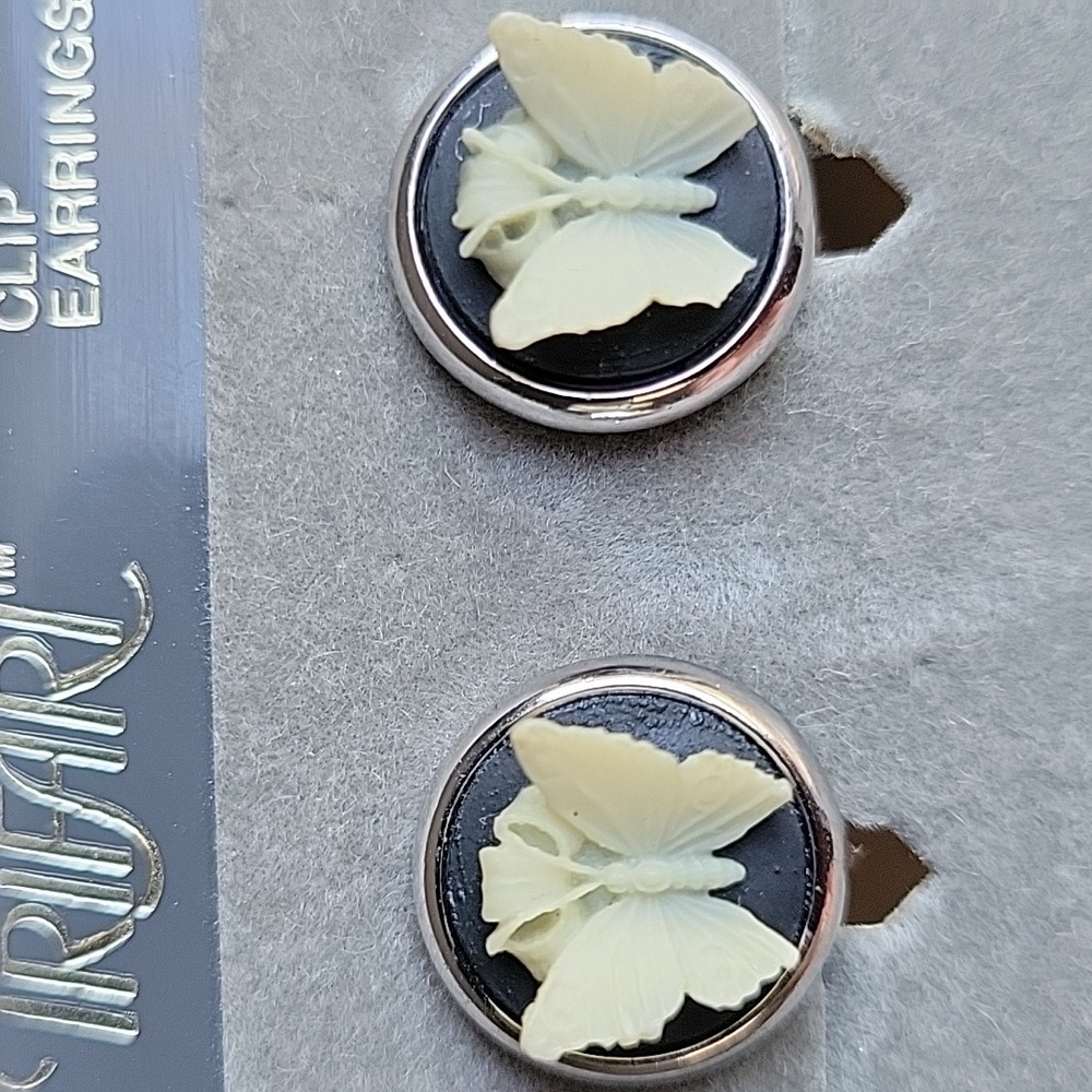 Vintage Trifari Carved Butterfly Cameo Clip-On Earrings Black Ivory Silver Tone